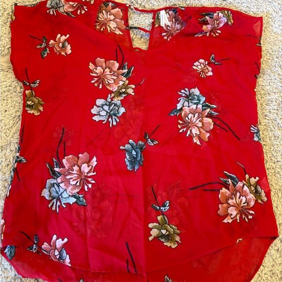 Live 4 Truth Red Floral Blouse - Picture 1 of 5